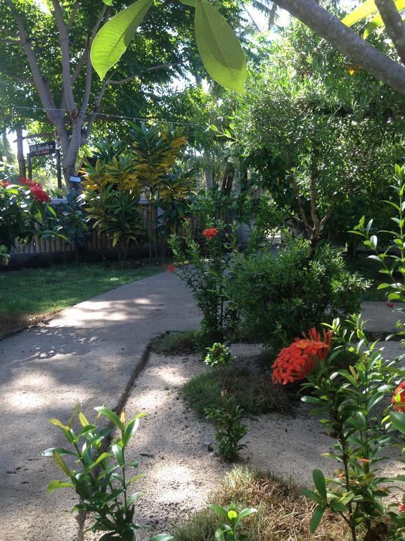 Gili Garden Bungalow กิลิเมโน ภายนอก รูปภาพ